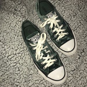 Used velvet low top converse